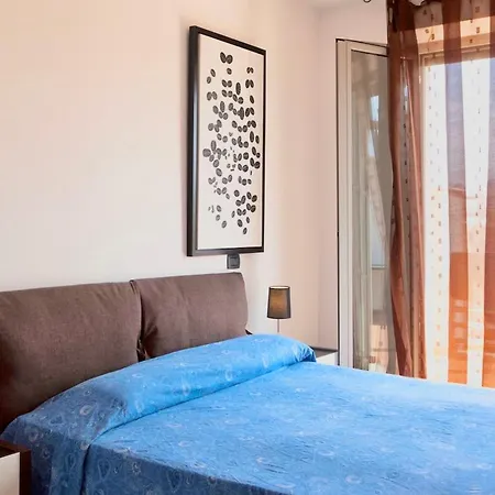 Apartahotel Isa - For 6 Peoplein Mirto And Corbezzolo San Vincenzo